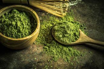 What are the Benefits and Uses of Greens Powders?