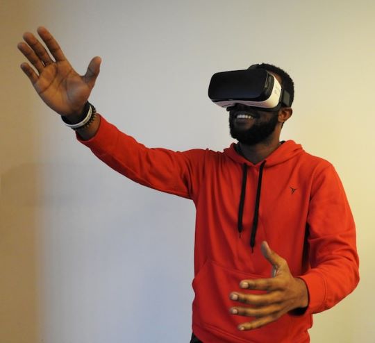 What Makes Virtual Reality Learning Essential for Modern Businesses?