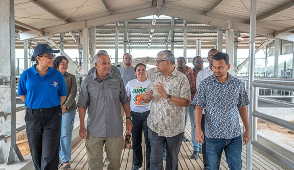 Belize’s Minister of Sustainable Development Visits DDL’s Dairy Project